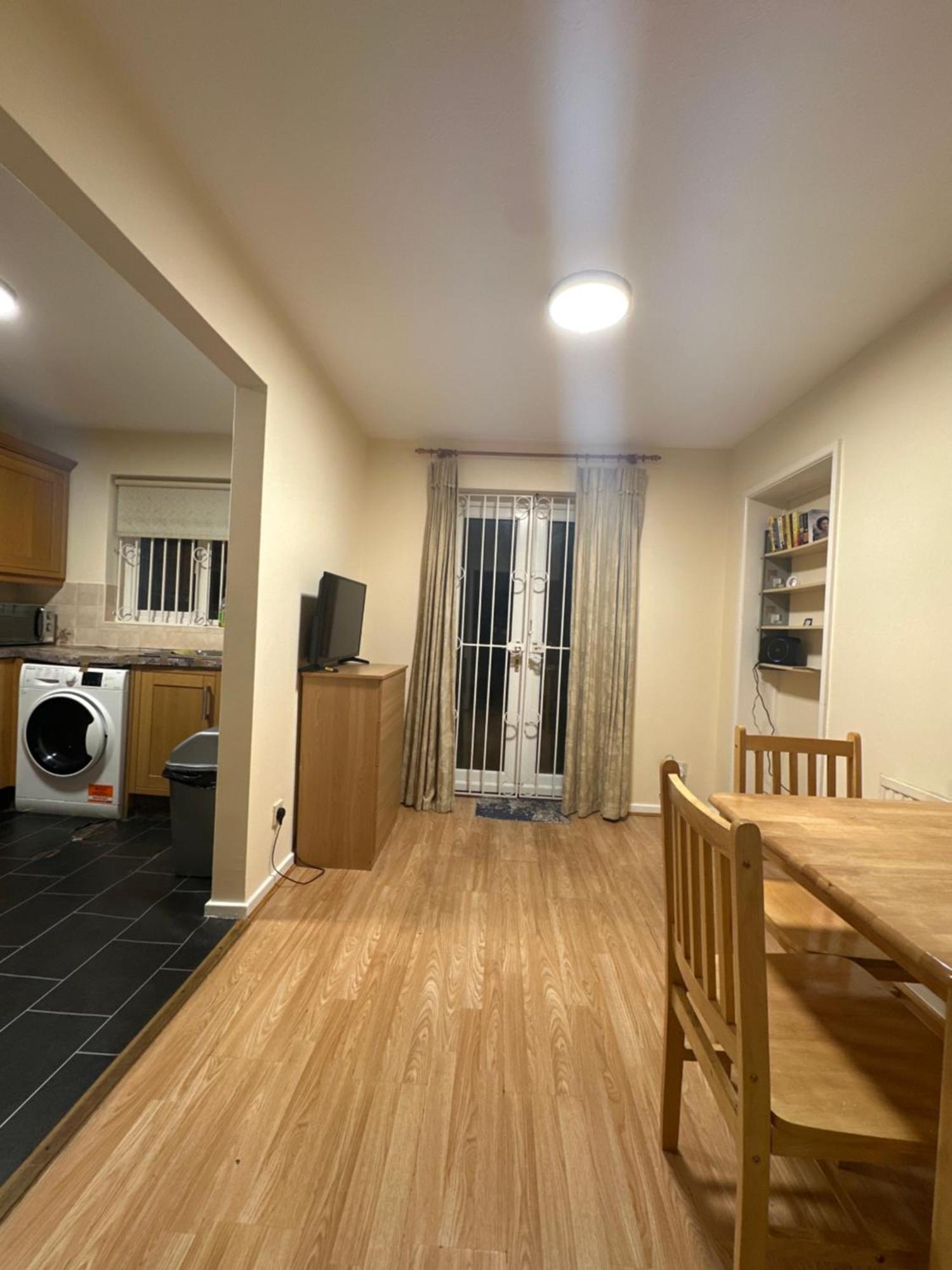 Nice Double Room In Heart Of Londres Exterior foto